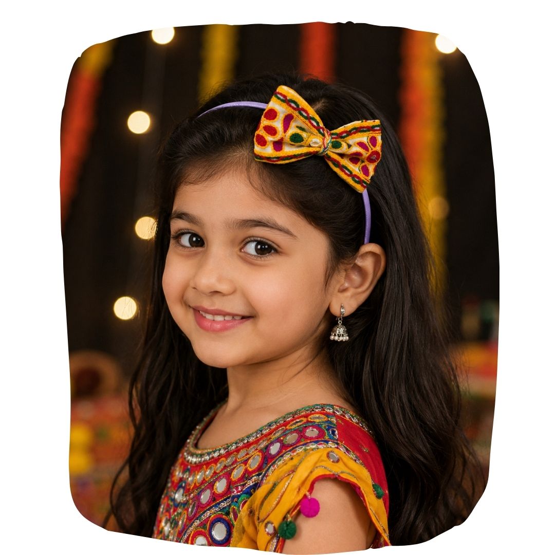 Kesariyo Hairband – Traditional Navratri Hair Accessory